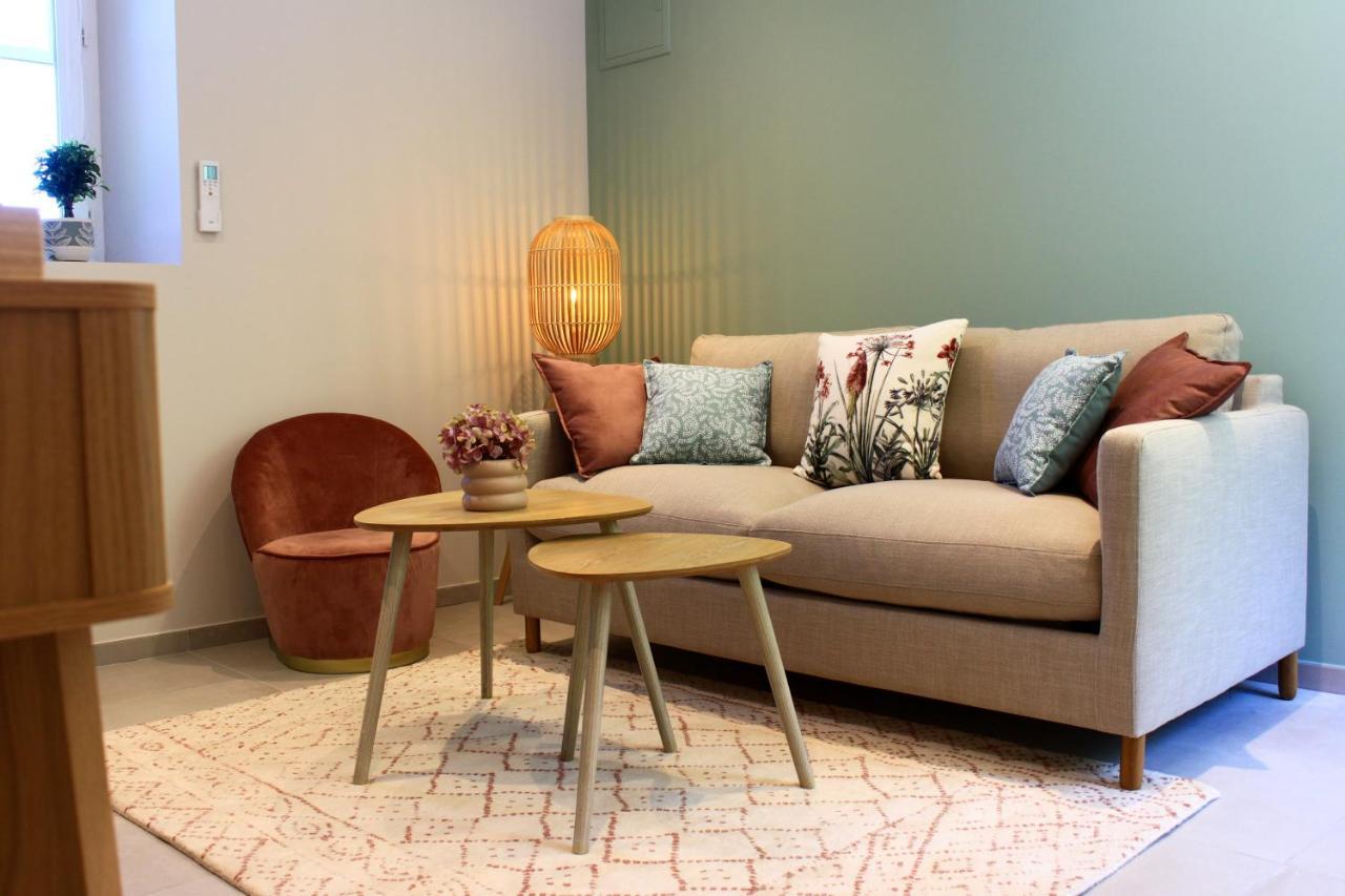 Les Maisons Du O Bed & Breakfast *